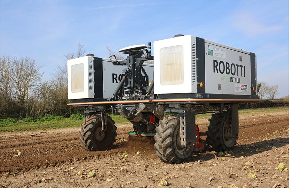Η πραγματική εμπειρία σε μια αυτόνομη φάρμα με δύο ρομποτικά μηχανήματα