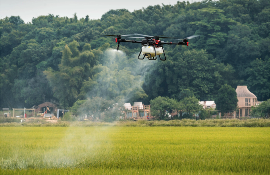 XAG P100 PRO: Ψεκασμός, λίπανση και χαρτογράφηση σε ένα συμπαγές drone
