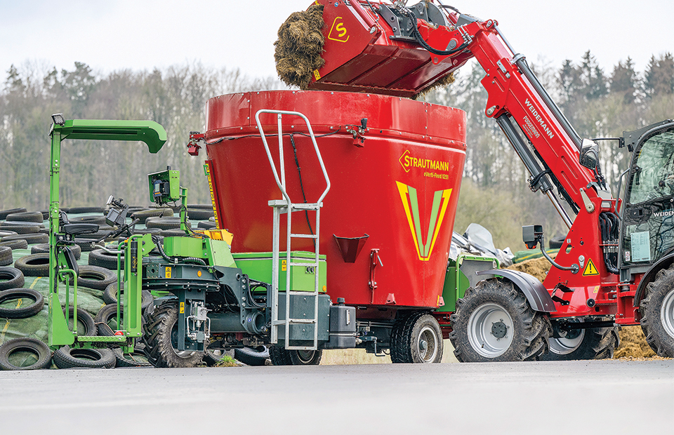 Ειδικεύεται στην ηλεκτρική ανάδευση η αυτοκινούμενη ταΐστρα Strautmann Everti-Feed 1251