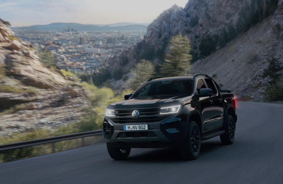 «Ντύνεται» στα μαύρα η δεύτερη γενιά των pick-up Volkswagen Amarok