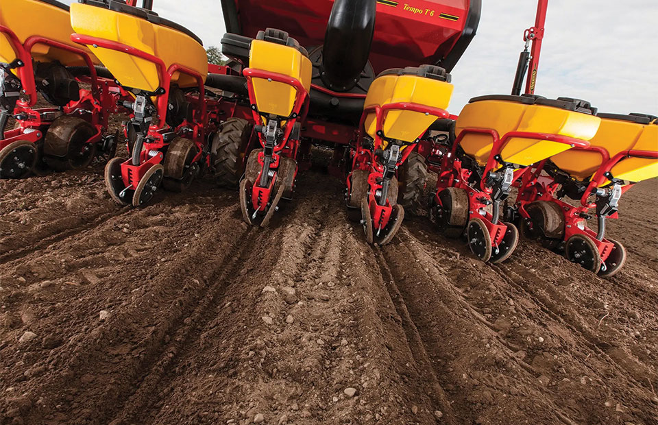 Εντός των σειρών το σύστημα δοσομέτρησης των Tempo σε συνδυασμό με το σύστημα PowerShoot διασφαλίζει ότι κάθε σπόρος τοποθετείται ένας προς ένας με ακρίβεια.