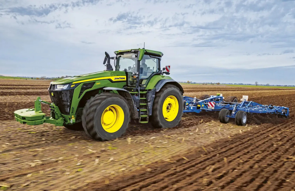 Τα πιο ισχυρά standard τρακτέρ με ιπποδύναμη 634 hp παρουσίασε η John Deere
