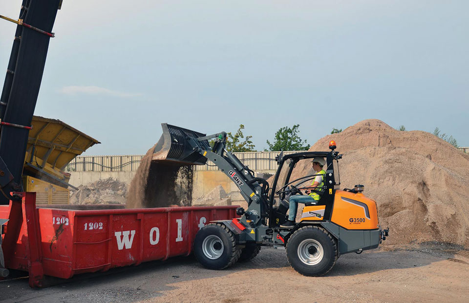 Oι compact φορτωτές Giant υψηλής απόδοσης φτάνουν Ελλάδα από Γ. Χίγκας ΑΒΕΕ