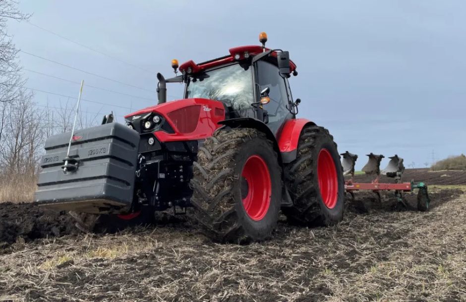 Έκανε πρεμιέρα στην Ελλάδα η σειρά τρακτέρ ναυαρχίδα με ισχύ ως 171 hp της Zetor