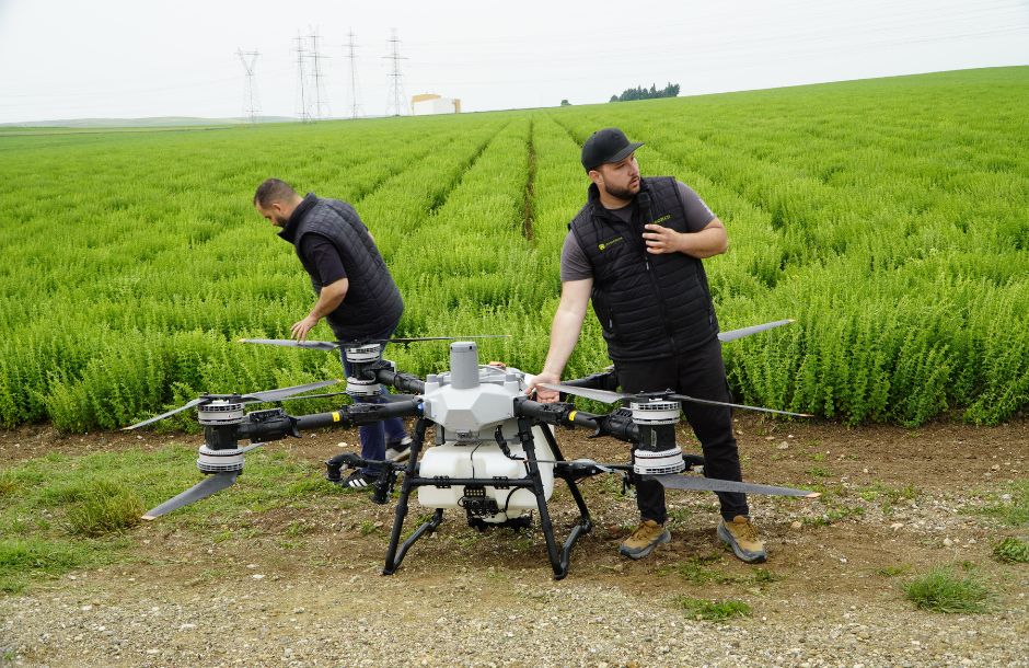 Επίδειξη δύναμης των νέων γεωργικών drones DJI Agras T70P και T100 στη Λάρισα